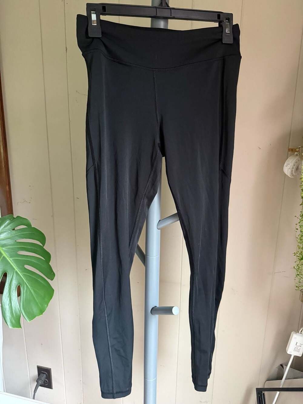 VS Sport Leggings With Zipper Bottom